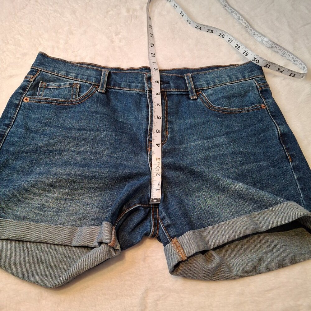 Old Navy Denim Shorts Sz 10 Medium Wash Mid Rise 4.5 inch Western Cowgirl - Picture 8 of 13